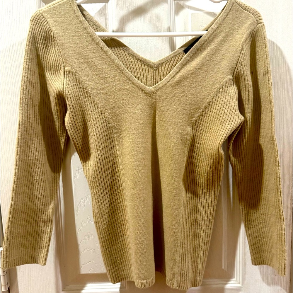 Takeout V Neck Front Back Ladies Tan Taupe Sweater Large